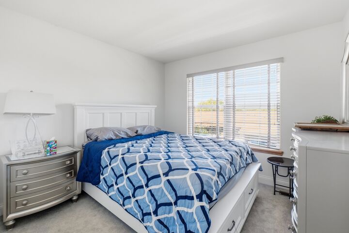 Property Photo:  1060 Kufrin Way 1060  IL 60148 