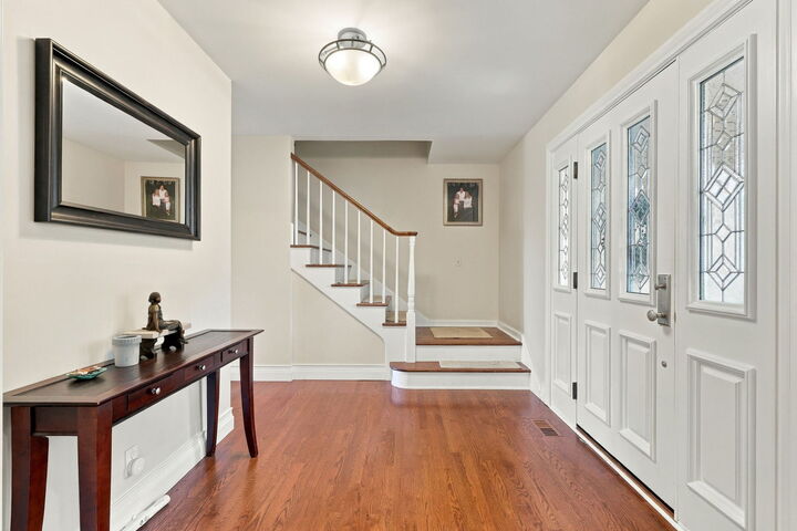 Property Photo: 1708 Cranshire Court IL 60015