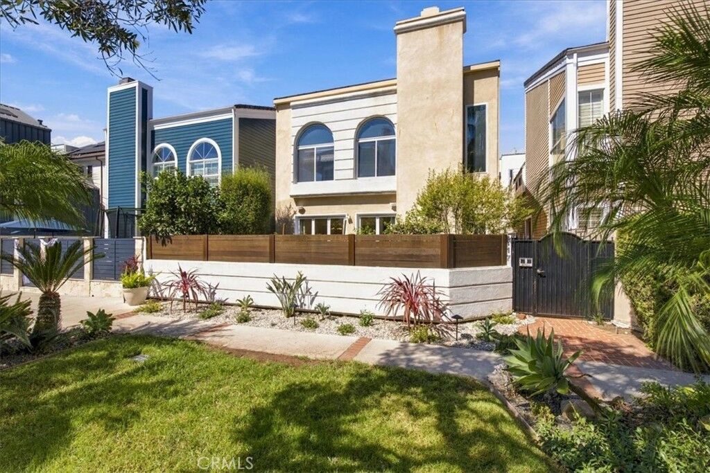 Property Photo:  117 Mast Mall  CA 90292 