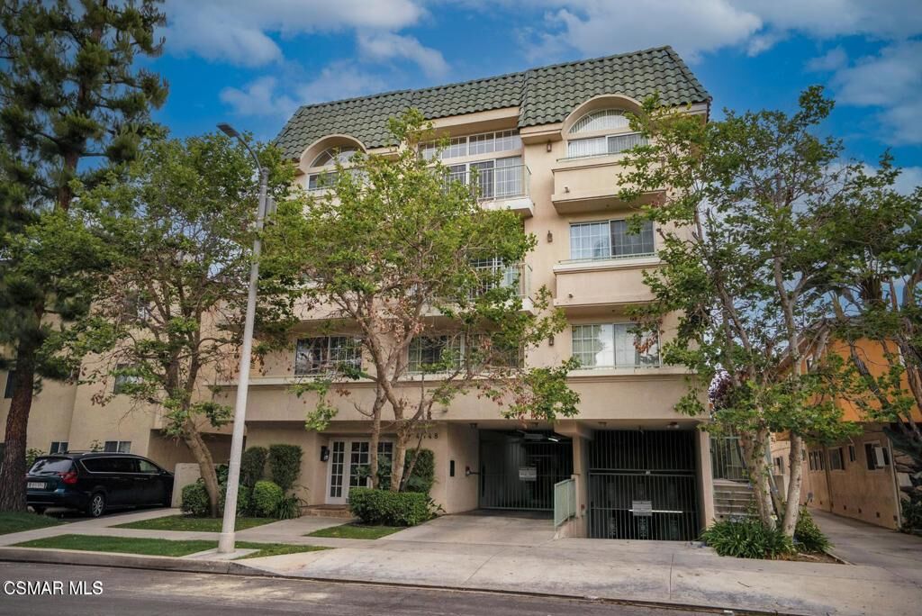 Property Photo:  4348 Mammoth Avenue 203  CA 91423 