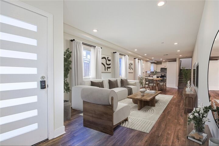 Property Photo:  622 N Serrano Avenue  CA 90004 