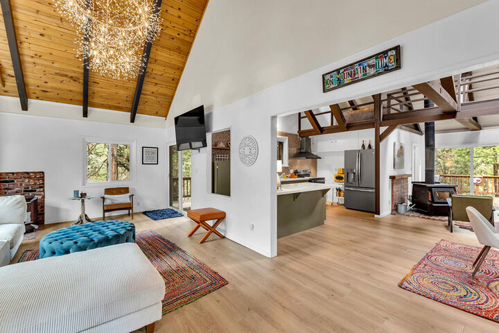 Property Photo:  52230 Sylvan Way  CA 92549 