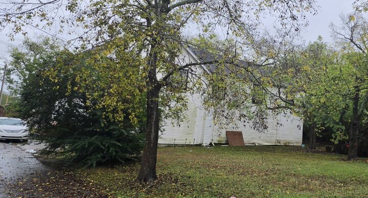Property Photo: 215 Adams St TN 37091
