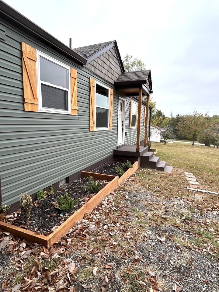 Property Photo:  305 Randy Rd  TN 37115 