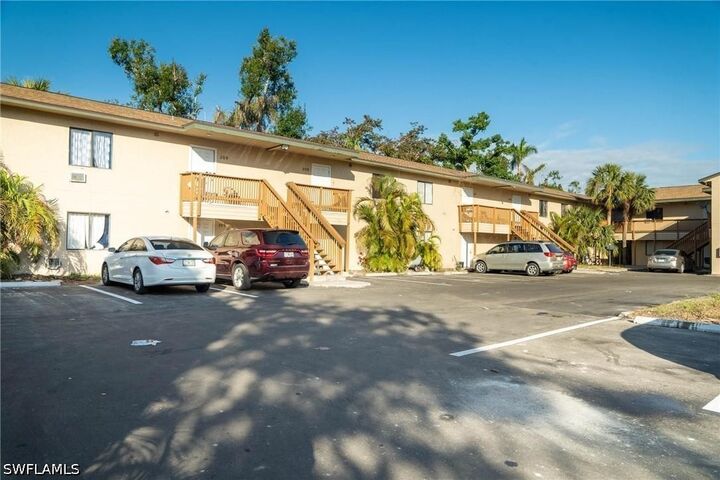 Property Photo: 824 Alderman Street 101 FL 33916