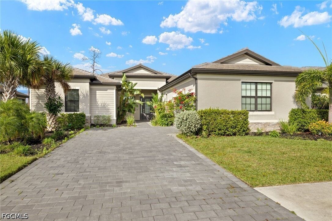 Property Photo:  11667 Canopy Loop  FL 33913 