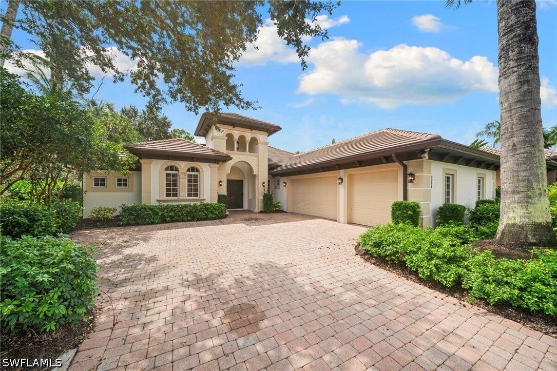 Property Photo: 8886 Shenendoah Circle FL 34113