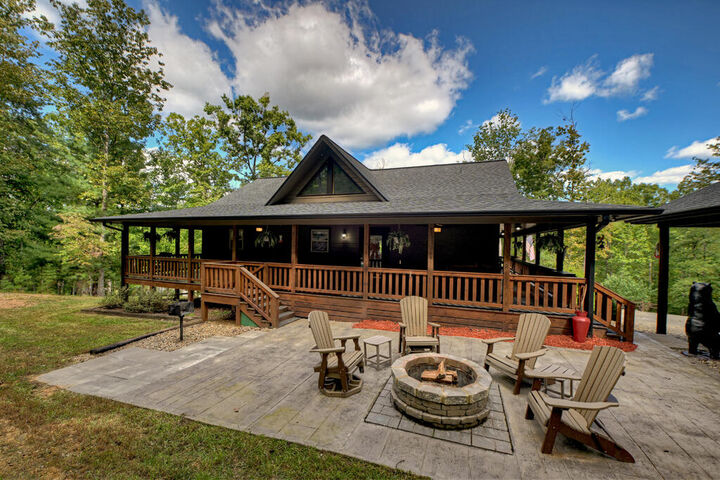 Property Photo: 512 Star Creek Crossing GA 30560