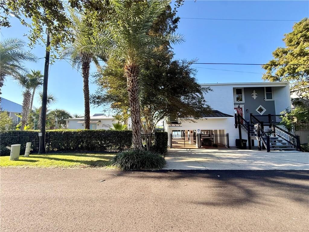 Property Photo:  145 Terry Drive  LA 70458 