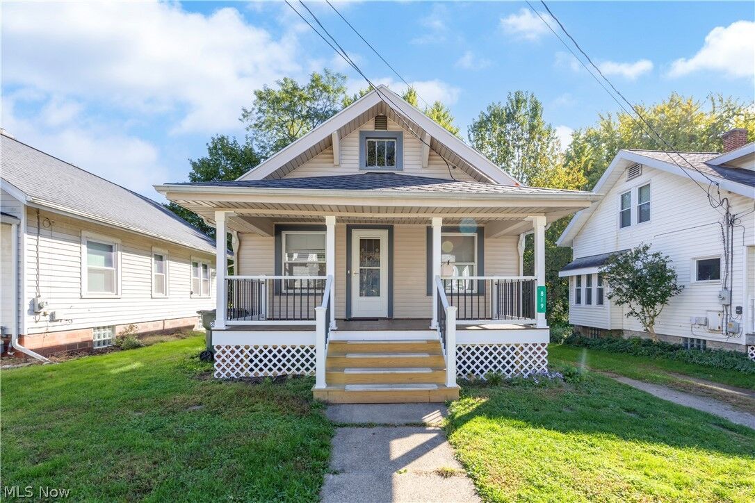 Property Photo: 819 Gasche Street OH 44691