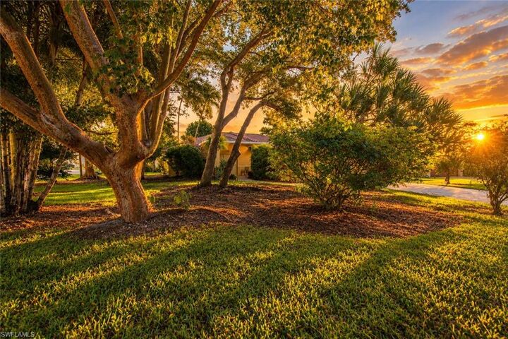 Property Photo:  275 Lambton Ln  FL 34104 