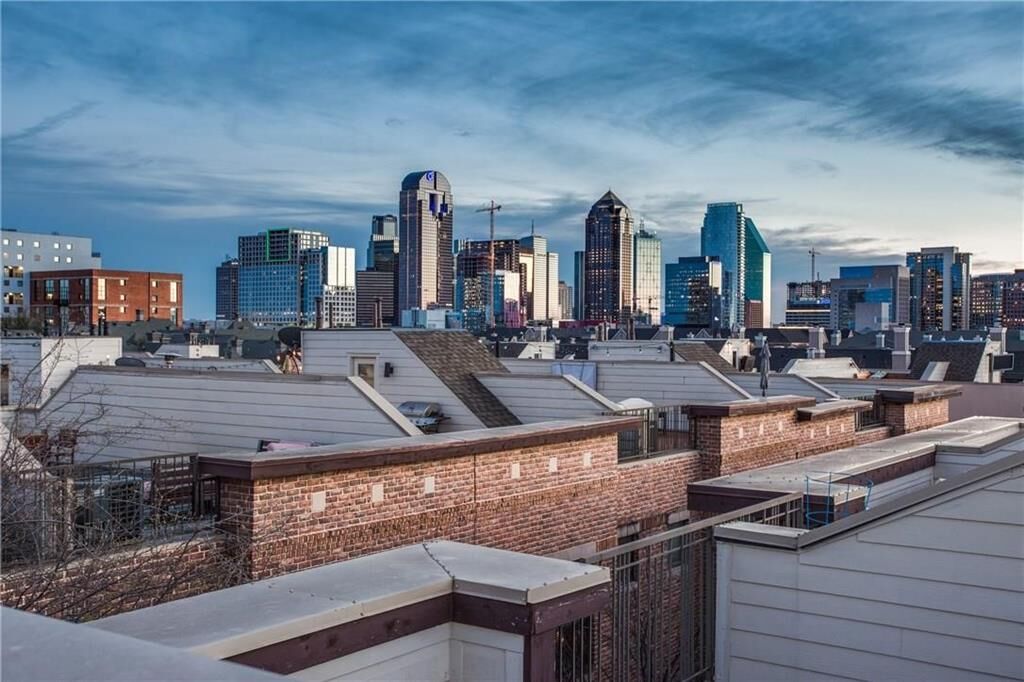 Property Photo: 2411 N Hall Street 31 TX 75204