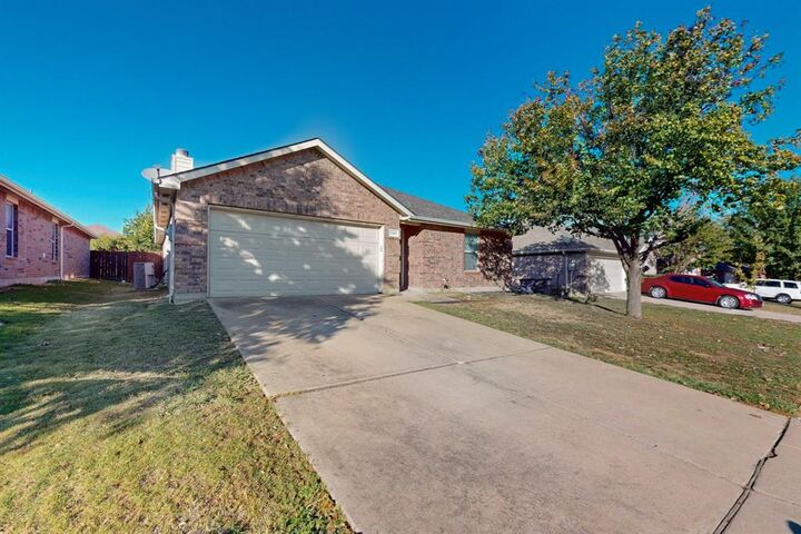 Property Photo: 1449 Waterford Drive TX 75068