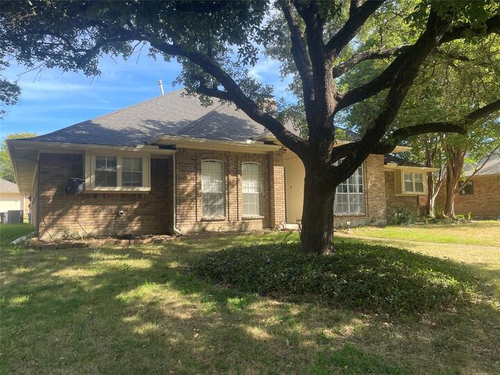 Property Photo:  12112 Cross Creek Drive  TX 75243 