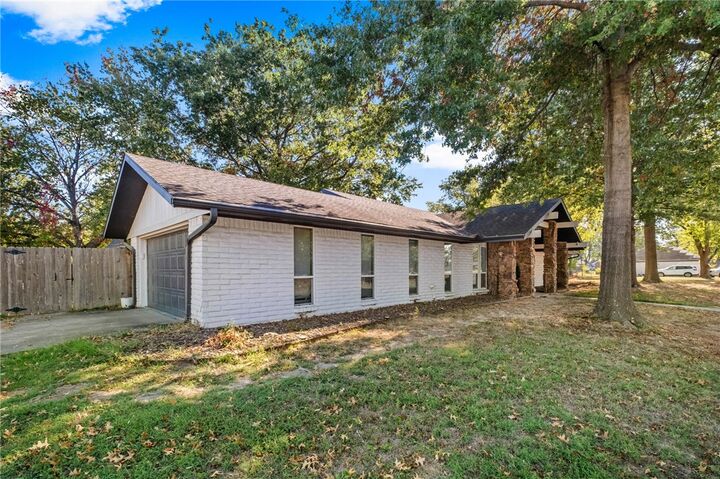 Property Photo:  303 N Turtle Creek Drive  AR 72756 