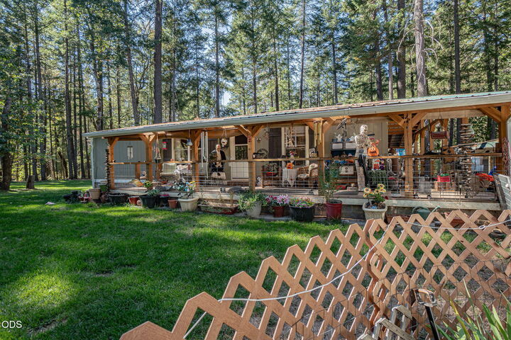 Property Photo: 127 Wildpark Lane OR 97538