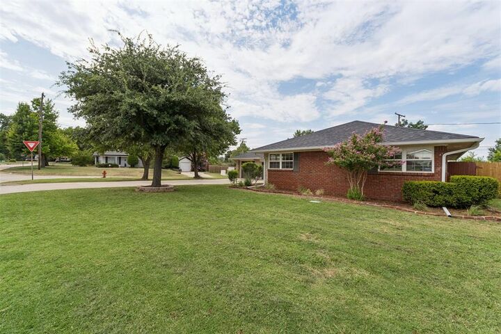 Property Photo:  2643 NW 65th Street  OK 73116 