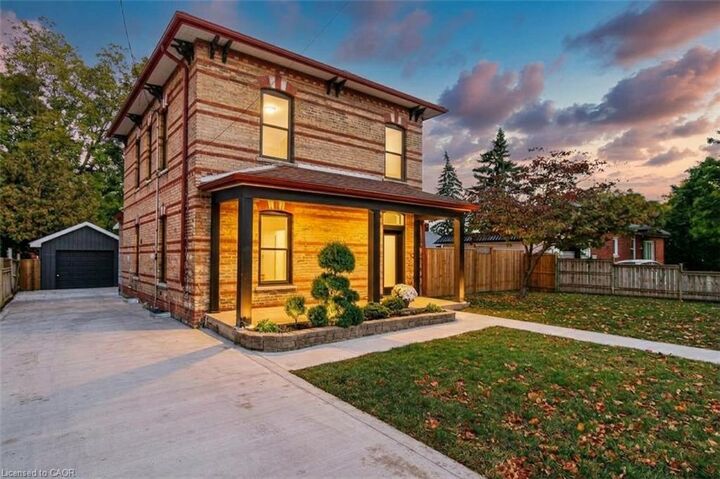 Property Photo:  657 Frances Street  ON N4S 1Z9 