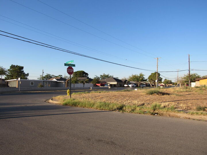 Property Photo: 1901 N Jackson St TX 79705