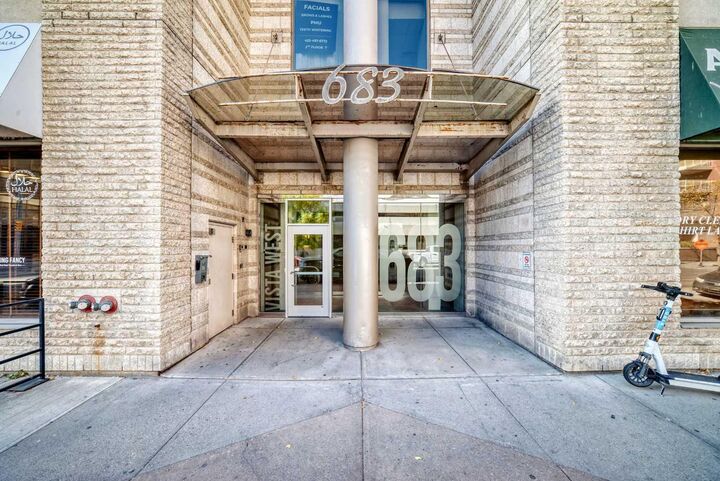 Property Photo: 683 10 Street SW 1405 AB T2P 5G3