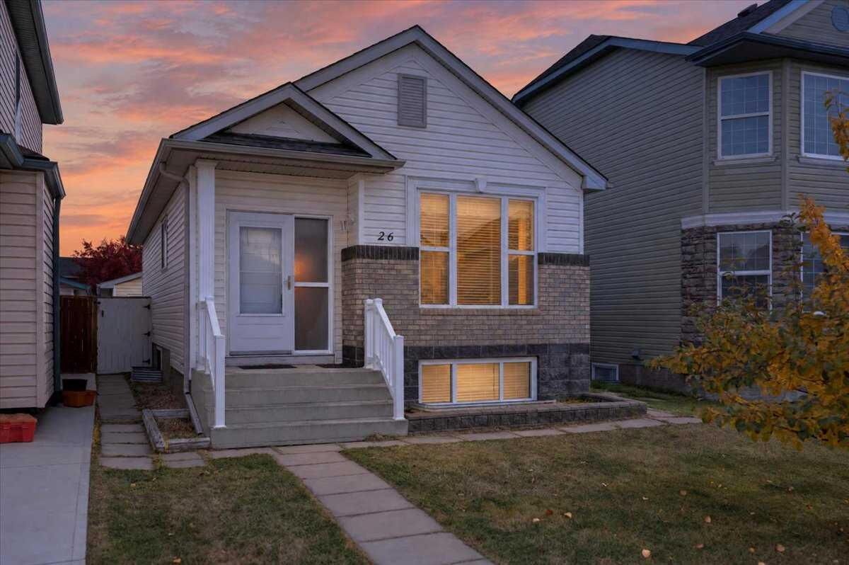 Property Photo:  26 Saddlemead Way NE  AB T3J 4J5 