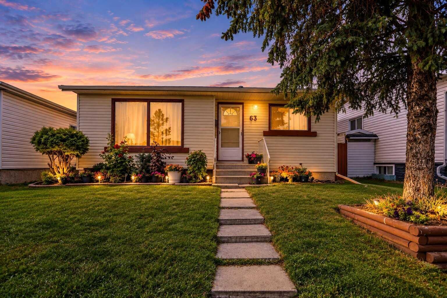 Property Photo: 63 Faldale Close NE AB T3J 1V9