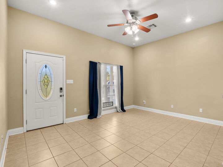 Property Photo: 1425 Bilbo St LA 70634