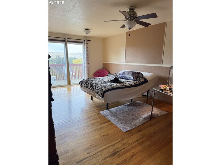 Property Photo:  1814 SW 45th St  OR 97801 