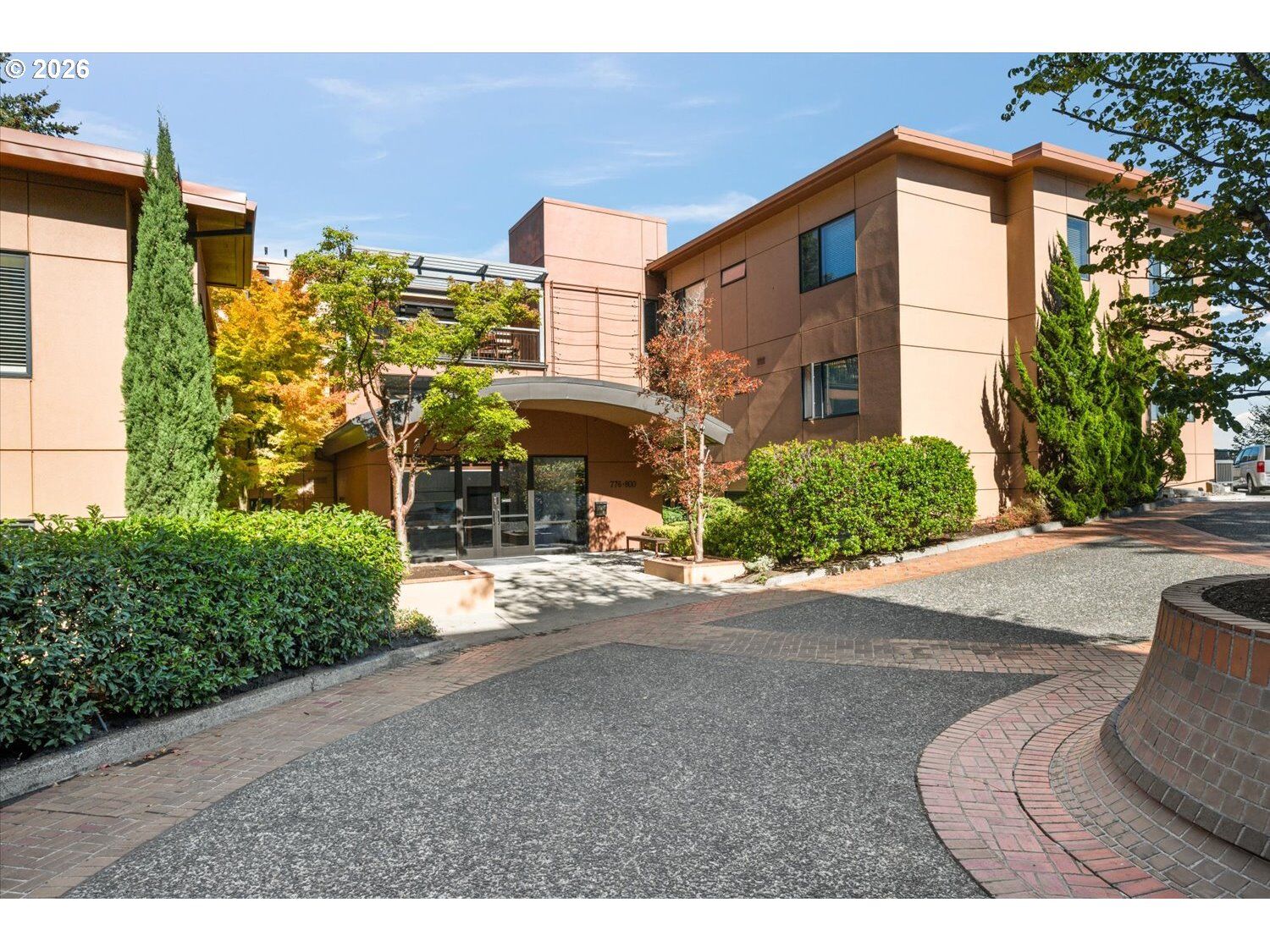 Property Photo:  780 NW Westover Sq 3  OR 97210 