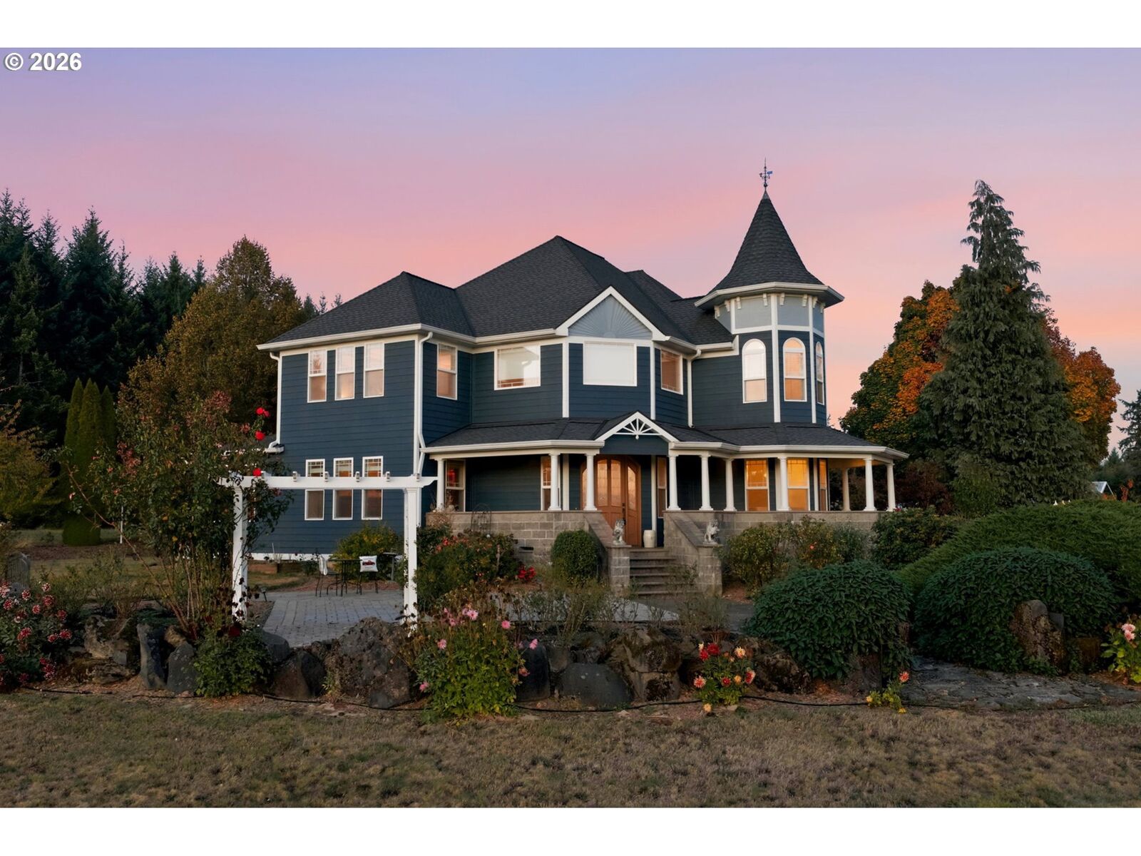 Property Photo:  60750 Robinette Rd  OR 97051 