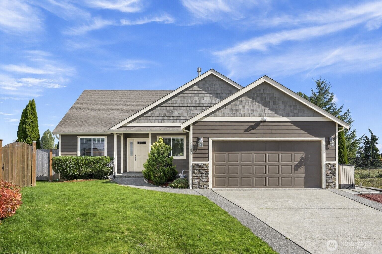 Property Photo: 2558 Pacific Highlands Avenue WA 98248