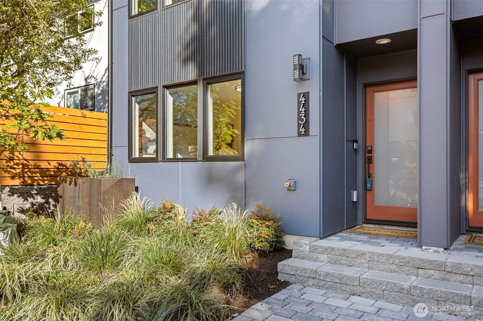 Property Photo: 4434 Dayton Avenue N WA 98103