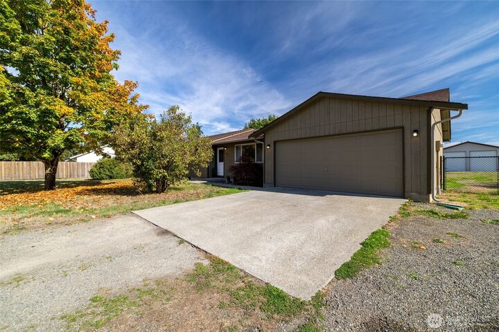 Property Photo: 16216 Prairie Villa Street SW WA 98589