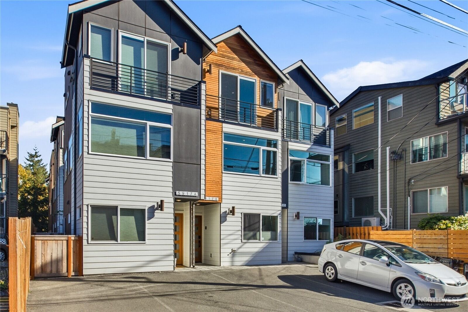 Property Photo: 5917 B California Avenue SW WA 98136
