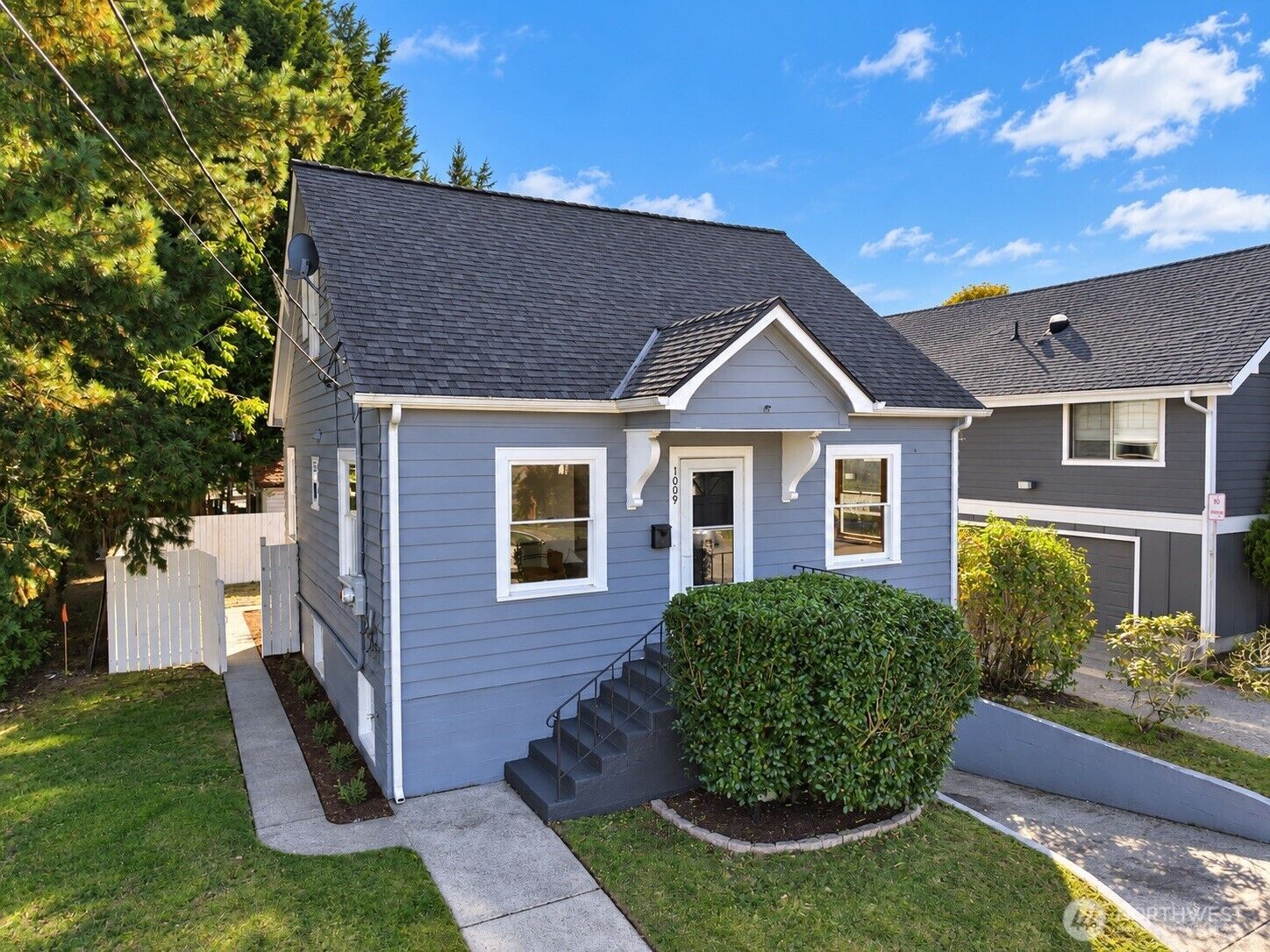 Property Photo: 1009 9th Street WA 98337