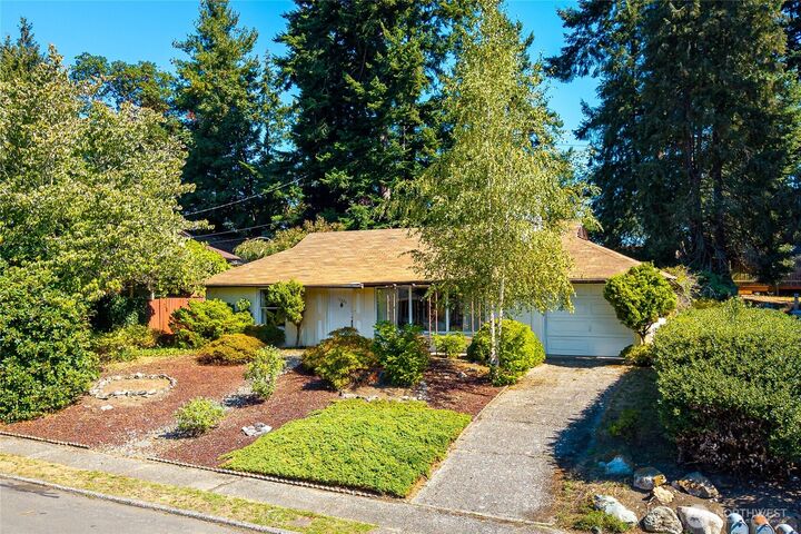 Property Photo:  15326  Stone Ave  N  WA 98133 