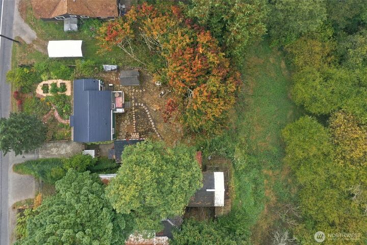 Property Photo:  923 S Bay Road NE  WA 98506 