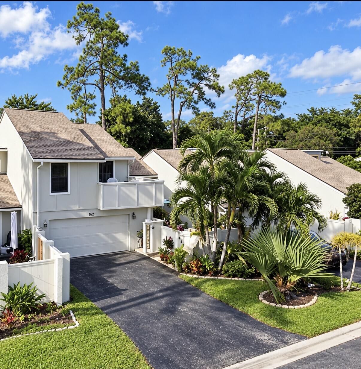 Property Photo: 653 Spinnaker Court FL 33414