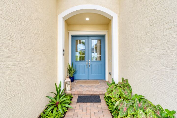 Property Photo: 5626 Macoon Way 5626 FL 33470