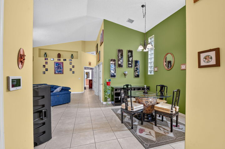 Property Photo: 183 Island Way FL 33413