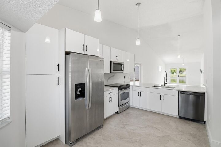 Property Photo:  34 Paxford Lane  FL 33426 