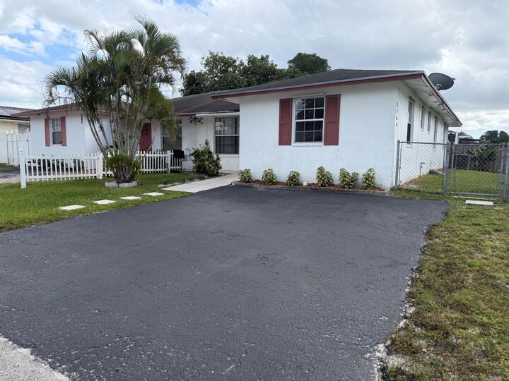 Property Photo: 5288 E Cannon Way FL 33415