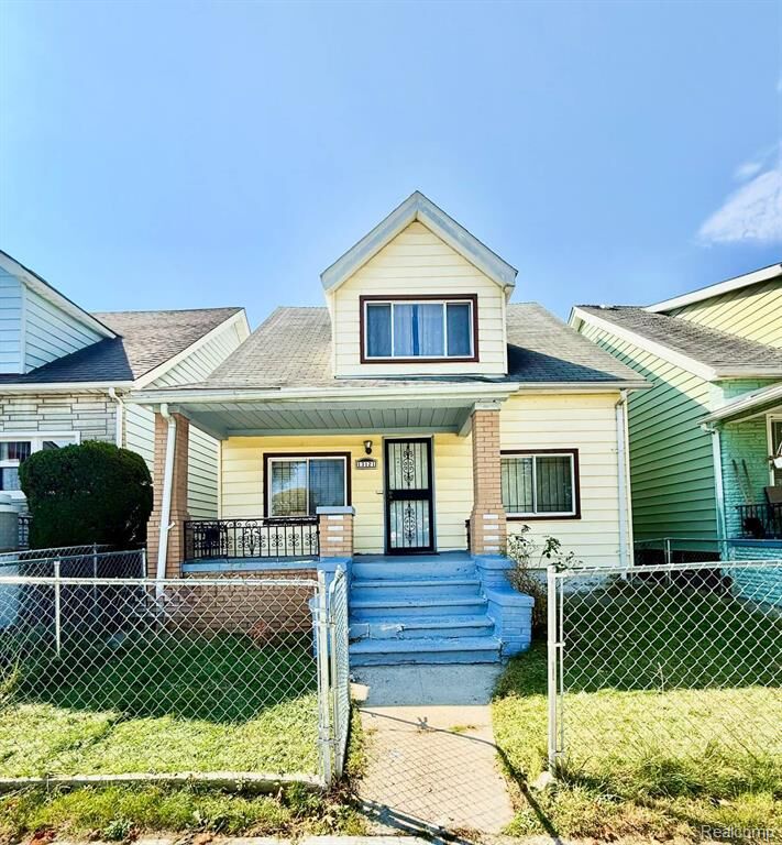Property Photo: 13121 Charest Street MI 48212