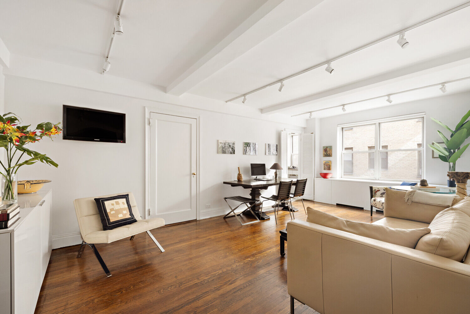 Property Photo:  424 E 52nd Street 4D  NY 10022 