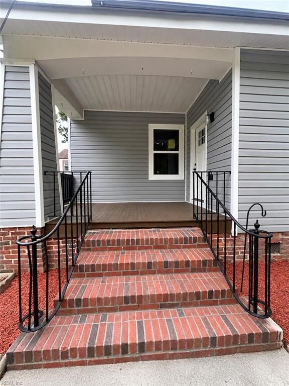 Property Photo:  1721 Barron St  VA 23704 