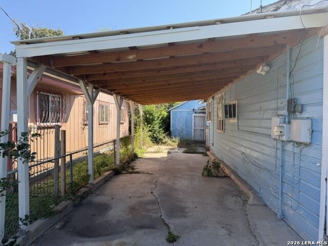 Property Photo:  326 S San Joaquin Ave  TX 78237 