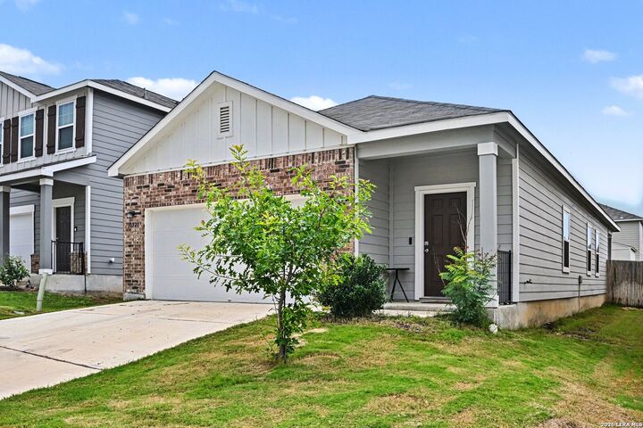 Property Photo: 13522 Sunrise Mdw TX 78152