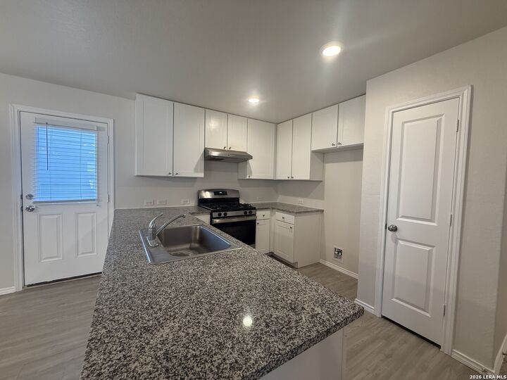 Property Photo: 6427 Pickaxe TX 78252