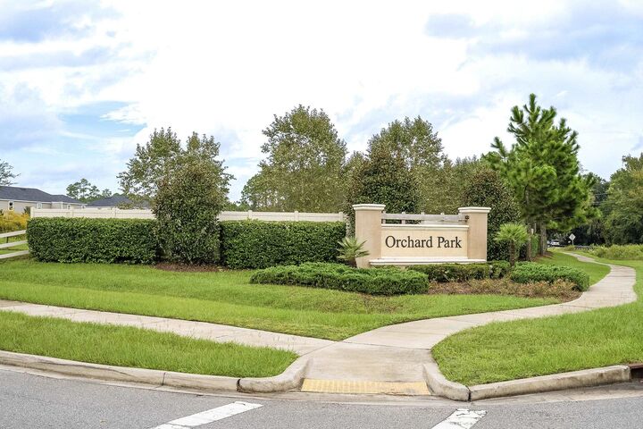 Property Photo: 12 Great Star Ct FL 32086