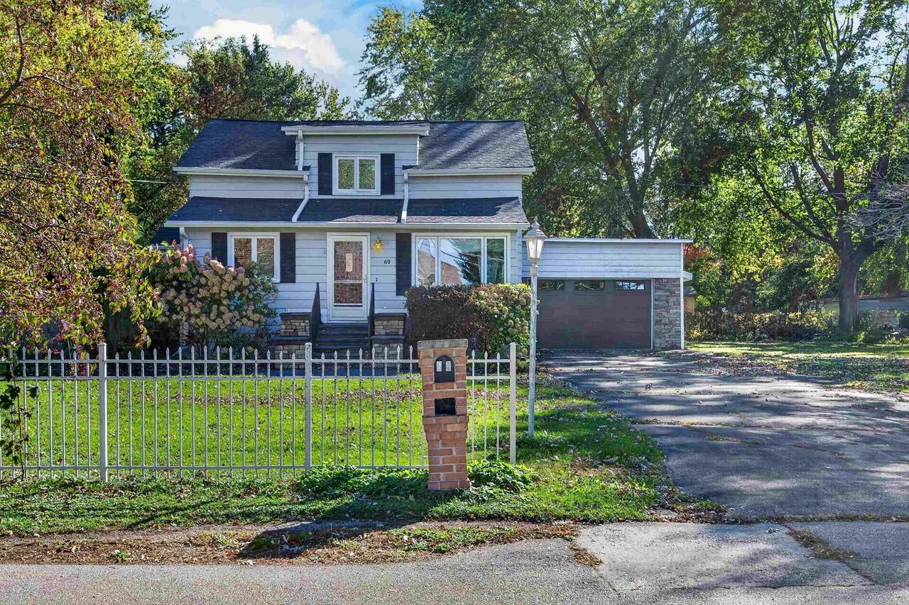 Property Photo:  69 Stoney Beach Road  WI 54902 
